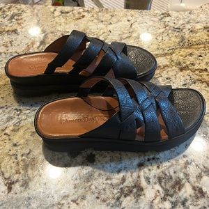 L’Amour Des Pieds Veryl sandals